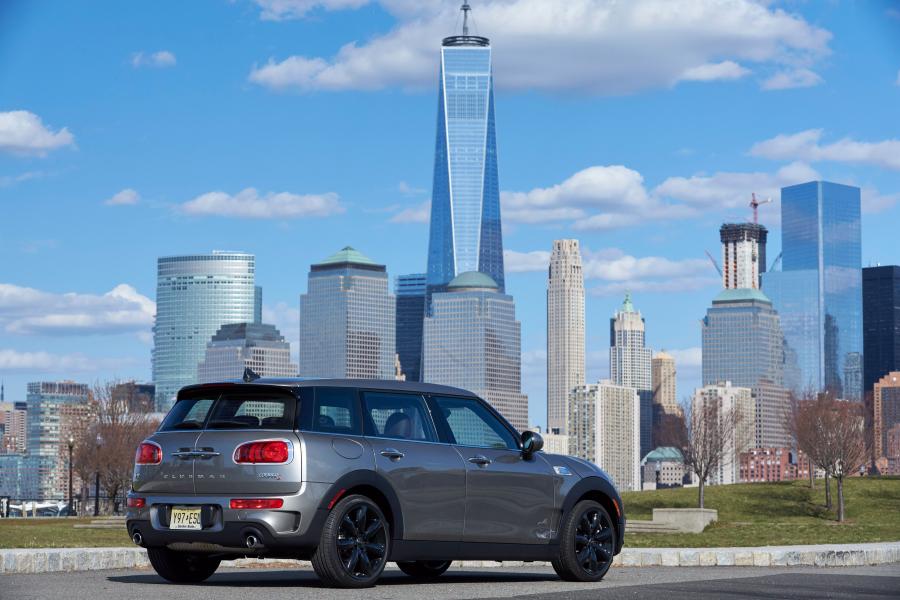  Mini Cooper S Clubman ALL4 2016 года  (US) (фото 17 из 20)